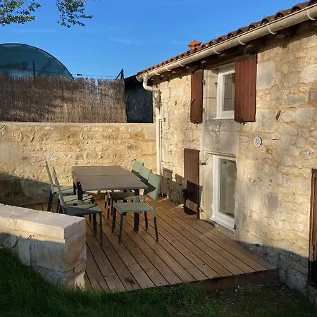 Le Clos Des Grands Frenes Pons Exterior photo