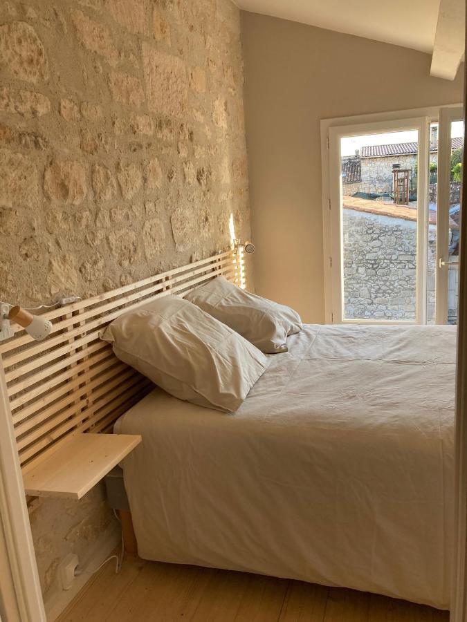 Le Clos Des Grands Frenes Frühstückspension Pons