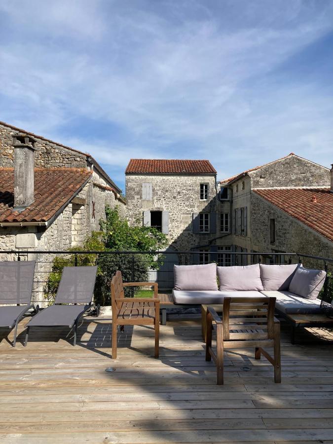 Le Clos Des Grands Frenes Frühstückspension Pons