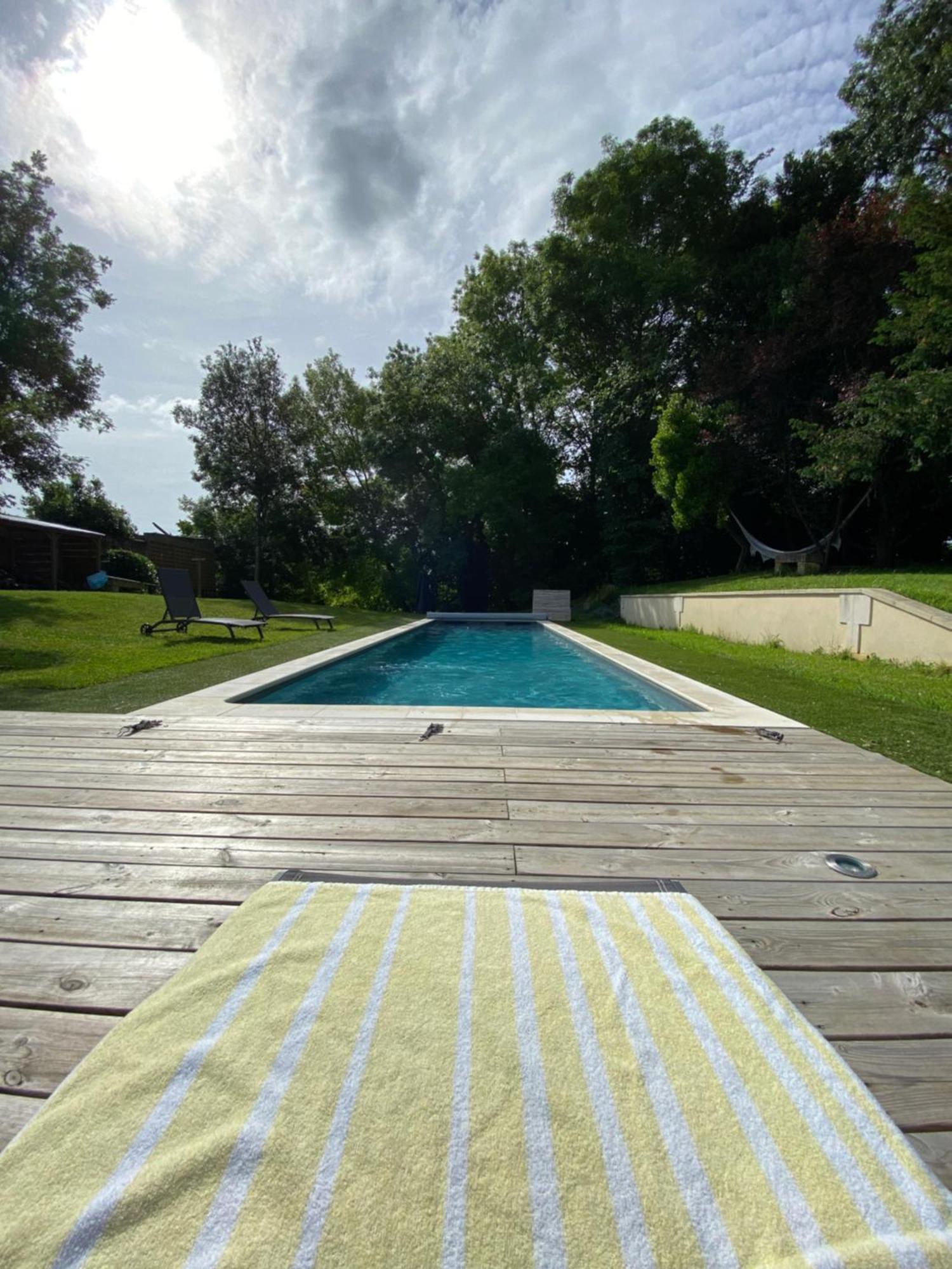 Le Clos Des Grands Frenes Frühstückspension *